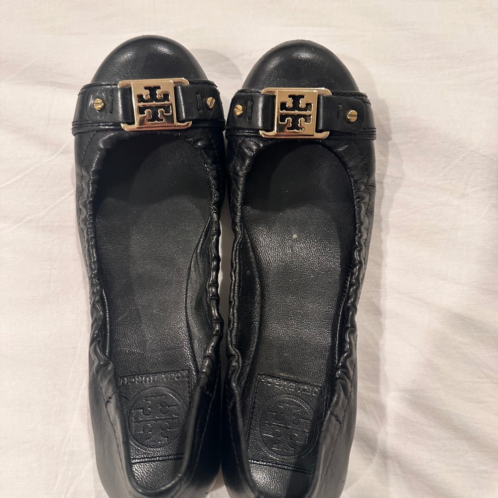 Tory Burch Minnie Gold Logo Closed Round Toe Ballet Flats Size7 Black
